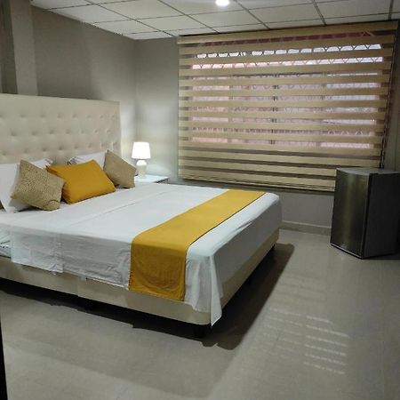 Royalinn Guayaquil Buitenkant foto