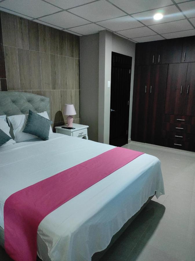 Royalinn Guayaquil Buitenkant foto