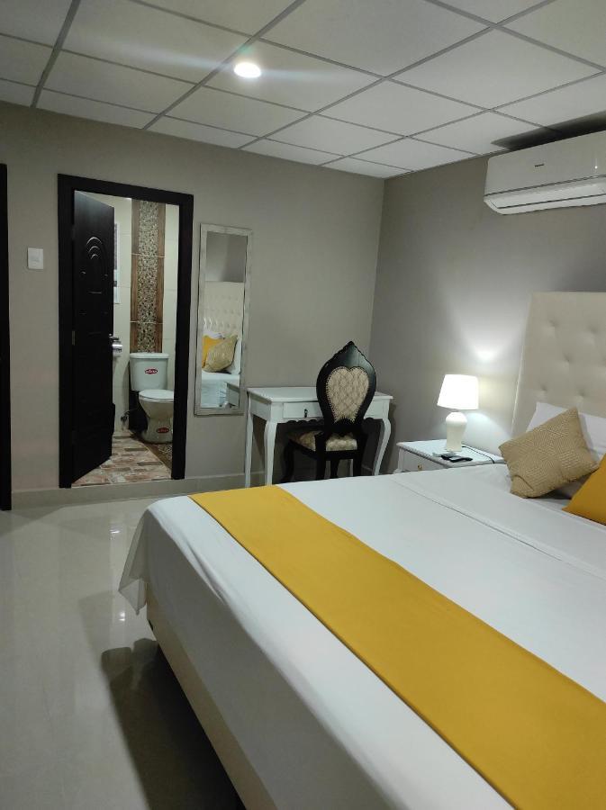 Royalinn Guayaquil Buitenkant foto
